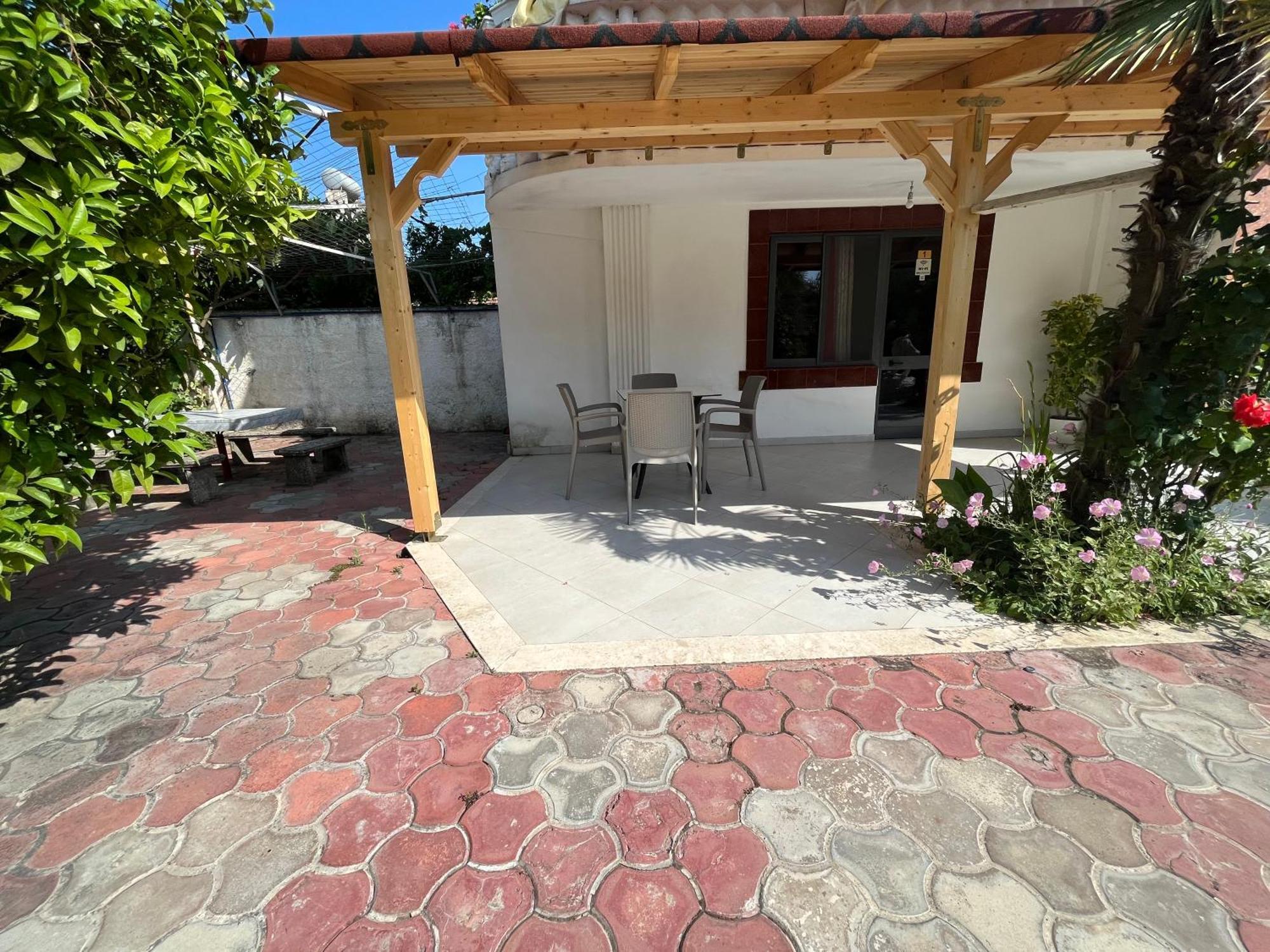 Villa Kasa Durrës Buitenkant foto
